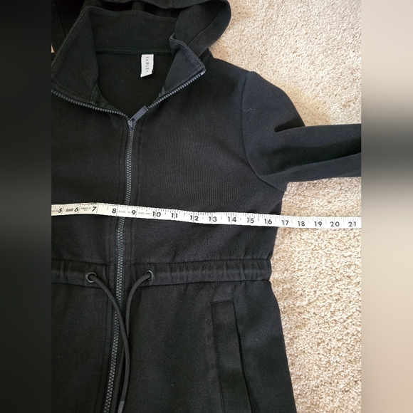 Varley Black Hooded Jacket Size Small Womens Full Zip - Picture 8 of 9